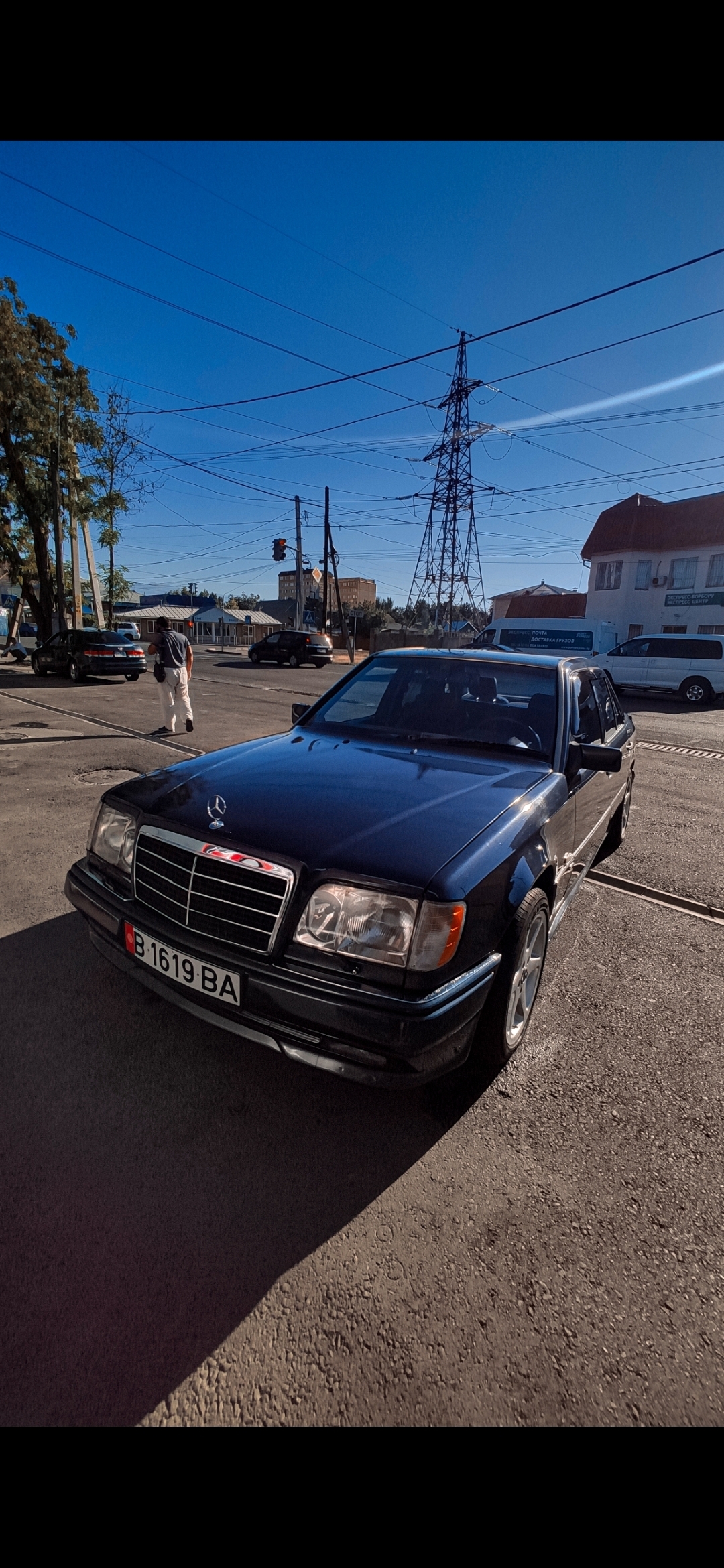 Mercedes-Benz E-Class 1985 - Купил машину для души | Пикабу