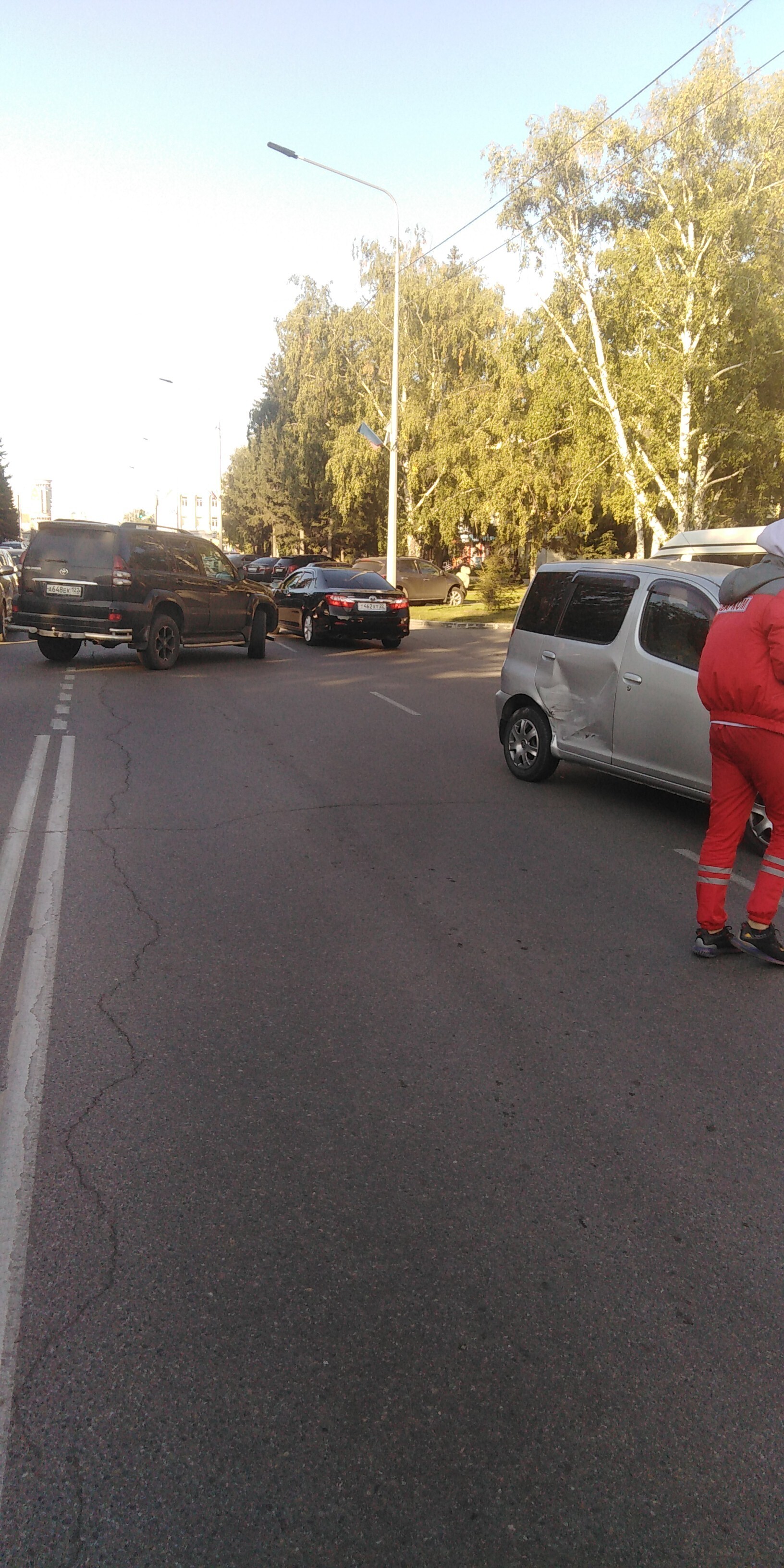 В каких случаях водитель двигаясь по главной дороге обязан уступить дорогу  автомобилю движущемуся по второстепенной | Пикабу