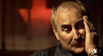 1614003879133952407 Что топор через плечо