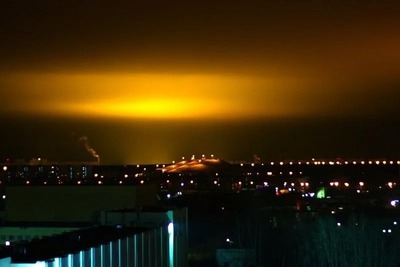 Русская хтонь что это простыми словами. 1639134844147318708. Русская хтонь что это простыми словами фото. Русская хтонь что это простыми словами-1639134844147318708. картинка Русская хтонь что это простыми словами. картинка 1639134844147318708. В России модно грустить. Популярная культура под разными соусами толкает нам депресняк: всякие майки "Россия для грустных", фестивали "боль", подборки "Russian doomer music" на ютубе и так далее. Рунет завален однотипными постпанком, панельками и серостью, которые тем не менее довольно много людей видят чем-то родным и уютным, ощущают частью своего культурного кода. Мне стало интересно, сможет ли ИИ если не победить то хотя бы возглавить эту моду и затронуть струны душ рашн думеров. Ведь что может быть более бессмысленно и тоскливо чем нейросеть, рисующая гипертрофированно-хтоническую Россию? Так появился проект нейроссия. Русская хтонь что это простыми словами. 1639134844147318708. Русская хтонь что это простыми словами фото. Русская хтонь что это простыми словами-1639134844147318708. картинка Русская хтонь что это простыми словами. картинка 1639134844147318708. В России модно грустить. Популярная культура под разными соусами толкает нам депресняк: всякие майки "Россия для грустных", фестивали "боль", подборки "Russian doomer music" на ютубе и так далее. Рунет завален однотипными постпанком, панельками и серостью, которые тем не менее довольно много людей видят чем-то родным и уютным, ощущают частью своего культурного кода. Мне стало интересно, сможет ли ИИ если не победить то хотя бы возглавить эту моду и затронуть струны душ рашн думеров. Ведь что может быть более бессмысленно и тоскливо чем нейросеть, рисующая гипертрофированно-хтоническую Россию? Так появился проект нейроссия.