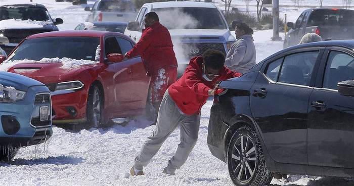 ������ � ������ �������� ��������� ������� Tesla �� 900 ��������