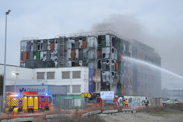 В Страсбурге сгорел дата-центр OVH SBG2 Пожар, Дата-Центр, Сервер, IT, Резервное копирование, Хостинг, Облака, Длиннопост