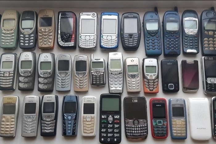  Nokia 2000-