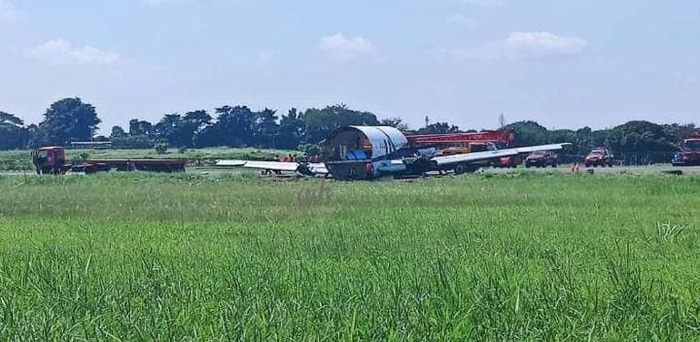 Быстро разобрали Авиация, Аварийная посадка, Boeing 737, Индонезия, Джакарта, Утилизация, Видео, Длиннопост