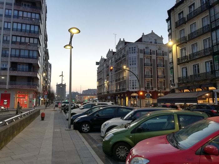 1617058118135610999 Как выглядят люди в испании