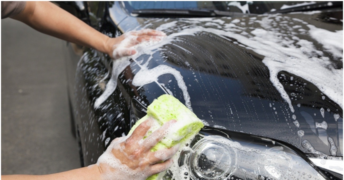 Где можно помыть автомобиль. Помой машину. Авто в мыльной пене. Для мытья рук авто. Брызги от мойки авто.