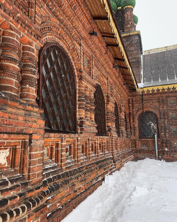Практически заброшенный храм с 1000 рублей Заброшенное, Храм, Купюра 1000, Ярославль, Урбанфото, Урбанфакт, Длиннопост Практически заброшенный храм с 1000 рублей Заброшенное, Храм, Купюра 1000, Ярославль, Урбанфото, Урбанфакт, Длиннопост