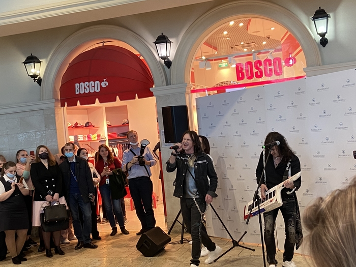 Земляне в аэропорту