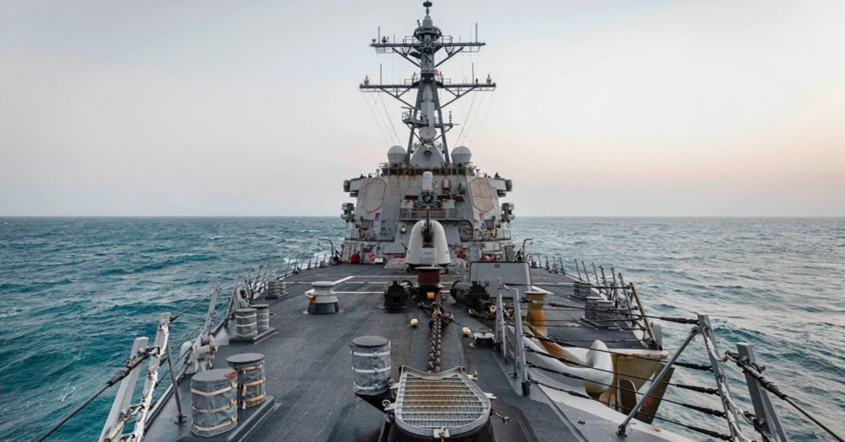 Корабль прошел. USS John s. MCCAIN DDG-56. USS John s. MCCAIN (DDG-56) типа Arleigh Burke. Американские корабли через тайваньский пролив. Военные корабли США 2021.