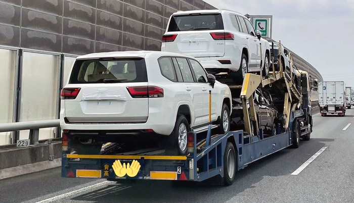Первые фотографии Land Cruiser 300 без камуфляжа Toyota, Toyota Land Cruiser, Авто