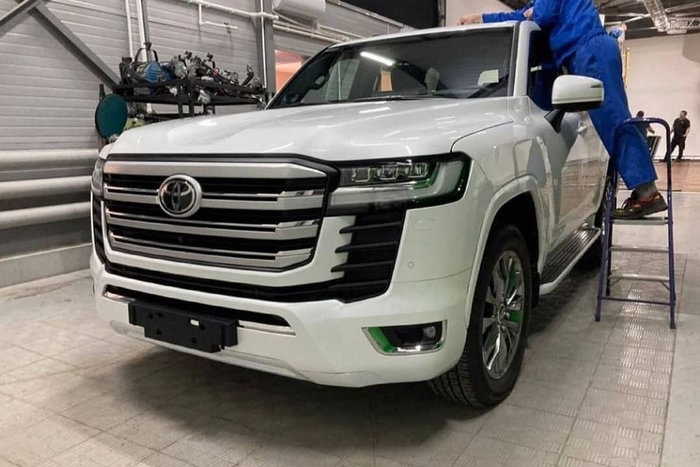 Первые фотографии Land Cruiser 300 без камуфляжа Toyota, Toyota Land Cruiser, Авто