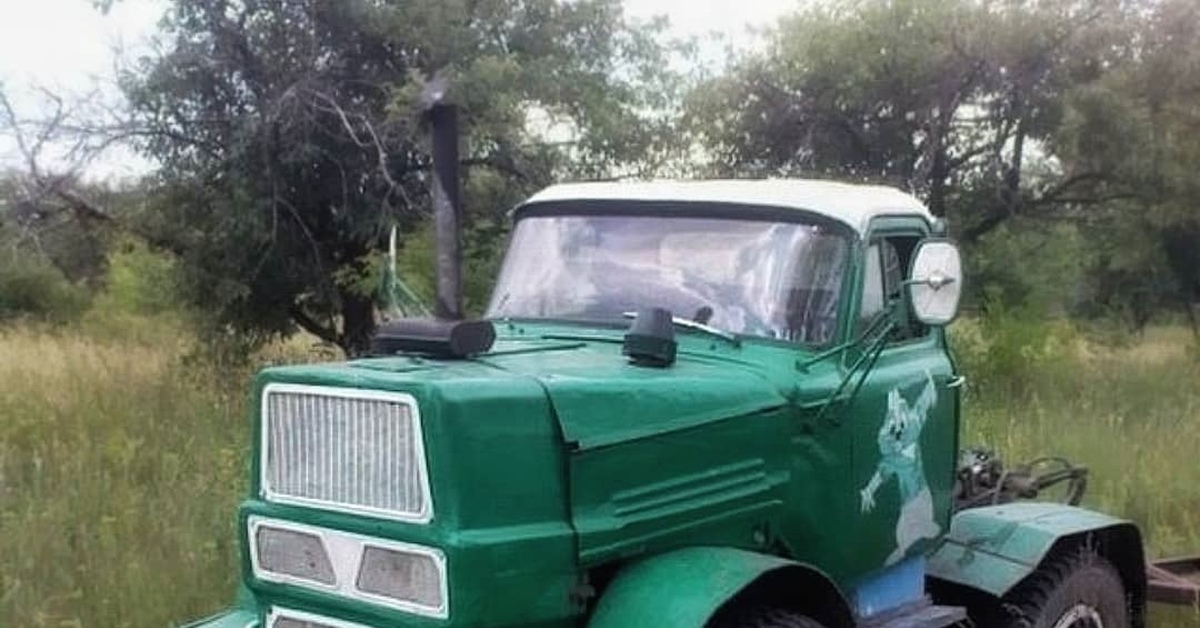 зил 130 пикап. грузовики самоделки. грузовики петербилт 335. зил 131 переделка в трактор. газ 69 грузовичок.