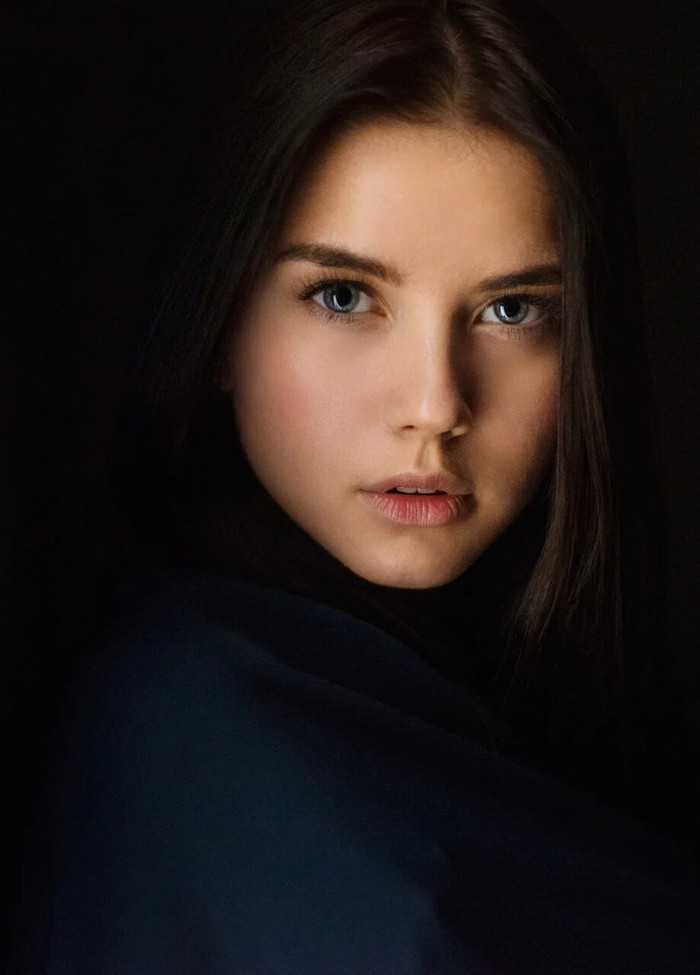 �������