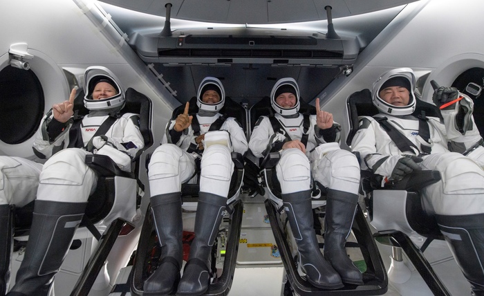     SpaceX Crew Dragon Resilience  Crew-1   Dragon 2,  , NASA, SpaceX, , , , , , , ,   , 