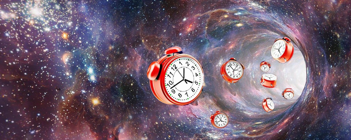 Изгиб времени. Вселенские часы. Часы Вселенной. Пространство и время Вселенной. Время в космосе.