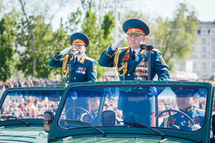 Надпись на машине можем повторить. Смотреть фото Надпись на машине можем повторить. Смотреть картинку Надпись на машине можем повторить. Картинка про Надпись на машине можем повторить. Фото Надпись на машине можем повторить