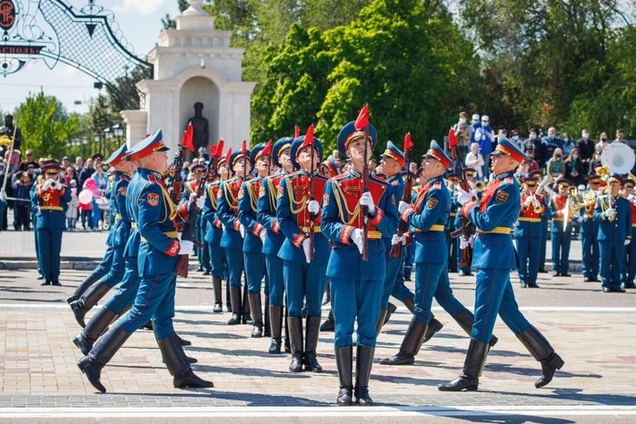 Надпись на машине можем повторить. Смотреть фото Надпись на машине можем повторить. Смотреть картинку Надпись на машине можем повторить. Картинка про Надпись на машине можем повторить. Фото Надпись на машине можем повторить