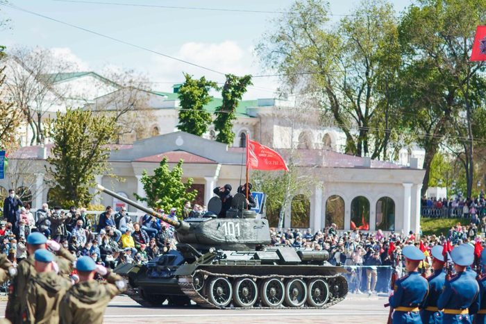Надпись на машине можем повторить. Смотреть фото Надпись на машине можем повторить. Смотреть картинку Надпись на машине можем повторить. Картинка про Надпись на машине можем повторить. Фото Надпись на машине можем повторить