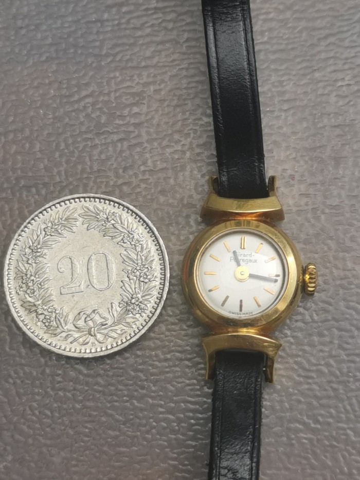 Крошечные часы от Girard-Perregaux