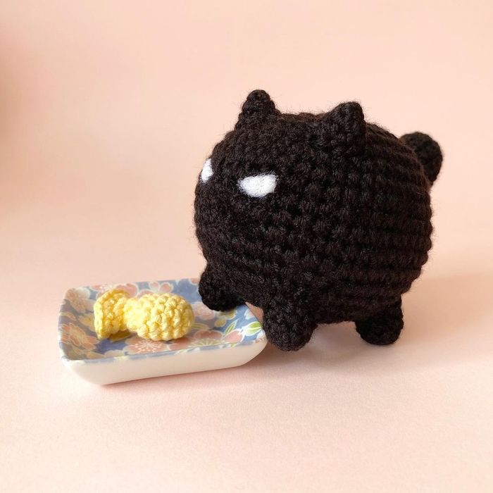 Котик с рыбкой