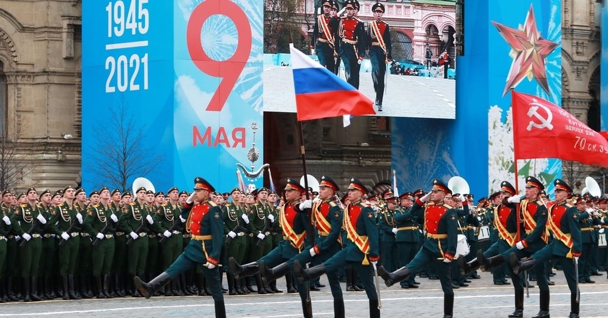 Парад знамен. Вынос Знамени Победы на красной площади 2021. Вынос Знамени Победы на красной площади 2022. Знамённая группа вынос. Знаменная группа на параде.