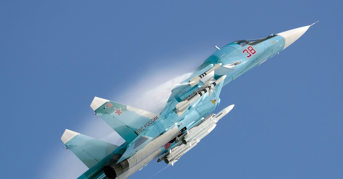 К какой авиации относится самолет су 34. Истребитель-бомбардировщик Су-34. Су-34м. Су-27 истребитель-бомбардировщик. Су-34 сверхзвуковой самолёт.