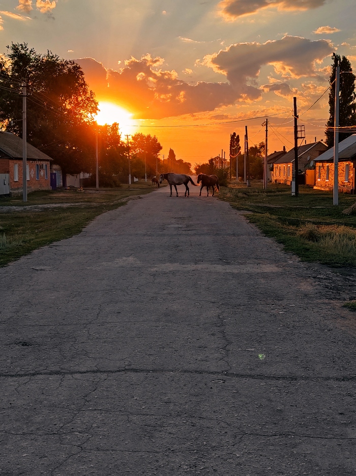 Картинка деревня закат