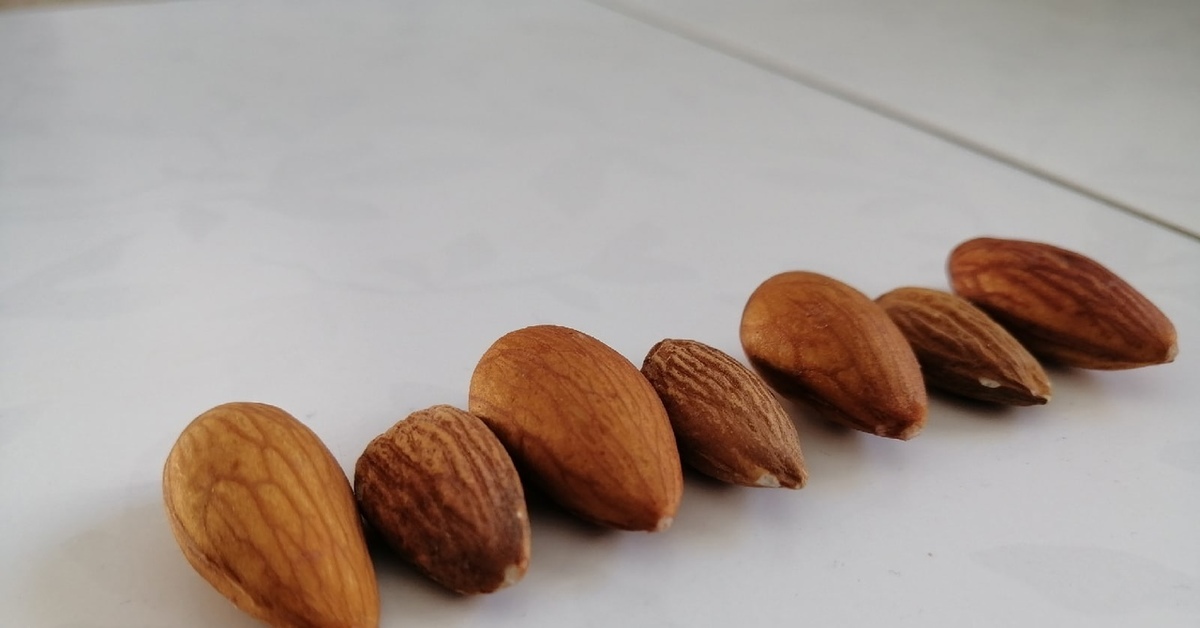 полезные орехи для похудения. орехи и сухофрукты. популярные орехи. орехи на ночь. самые полезные орехи для женщин.