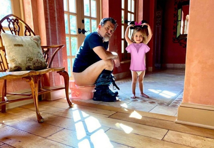 Джош Бролин учит подрастающее поколение что правильно, а что нет