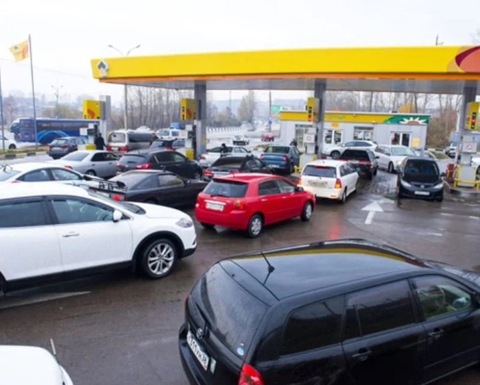 Водители, которые на заправке бросают машину и идут есть, гореть вам в аду