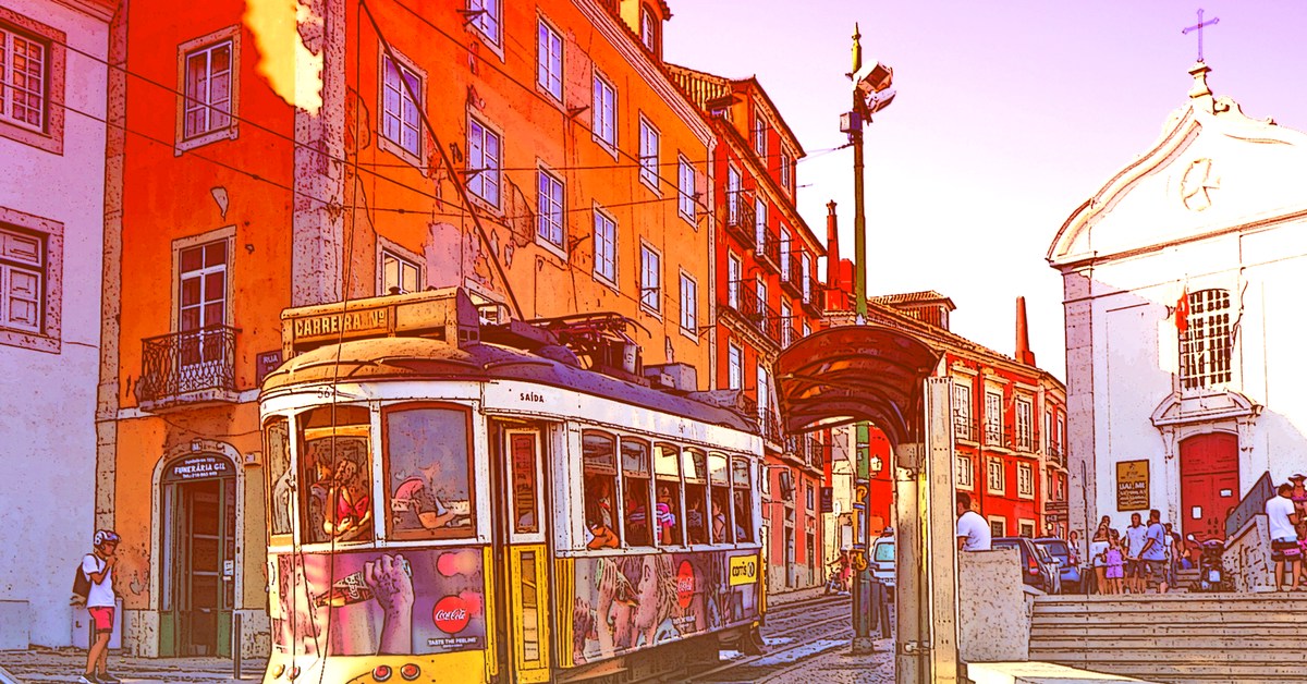 Город трамвай детвора. Трамвай Гота. Цветы фото городской пейзаж трамвай. Вокзал арт.