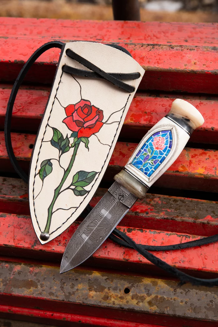 Stain knife. Витражный кинжал. Витражный нож. Stained Knife.