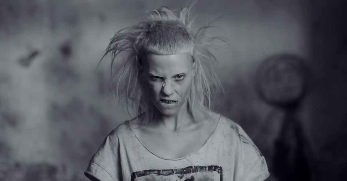 Antwoord baby s. Йоланди Фиссер. Йоланди Фиссер 2020. Группа die antwoord. Die antwoord Йоланди.