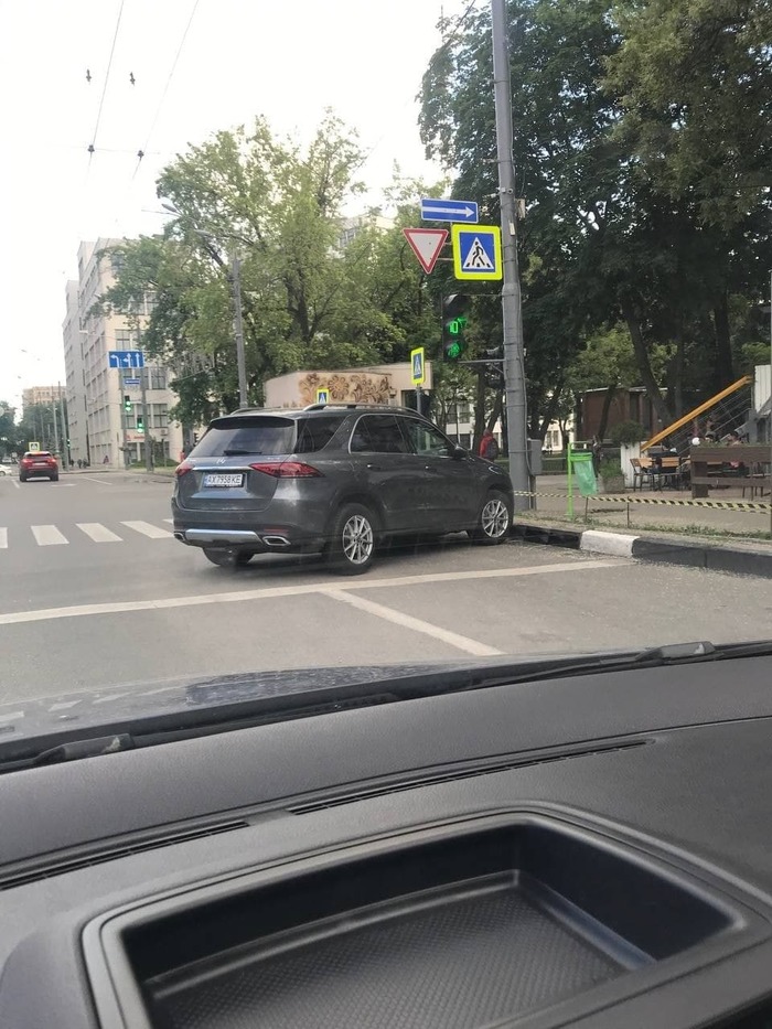 Очередной король парковки