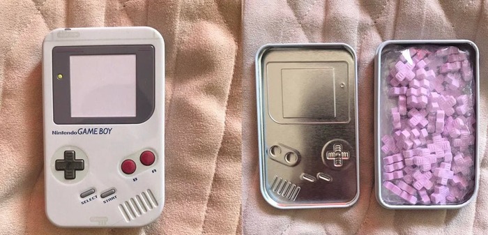 Конфетки в форме крестовины от GameBoy со вкусом винограда