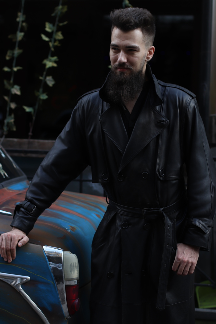 Снова неистовое приветствие