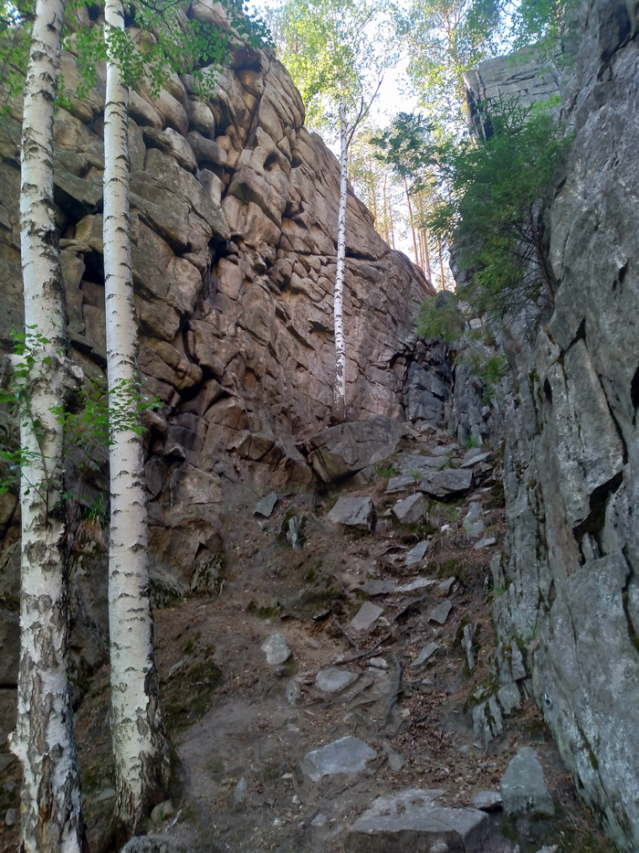 Шайтан-камень на реке Реж: любуемся красивыми видами, лазим по скалам, гуляем по лесу и переходим реку вброд. Все за один день! Туризм, Урал, Свердловская область, Шайтан, Камень, Поход, Палатка, Реж, Екатеринбург, Фотография, Природа, Река, Длиннопост