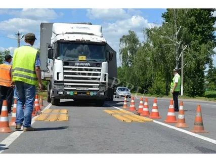 силовики задержали экс замглавы гибдд воронежа с 22 квартирами. 162706247422842278. силовики задержали экс замглавы гибдд воронежа с 22 квартирами фото. силовики задержали экс замглавы гибдд воронежа с 22 квартирами-162706247422842278. картинка силовики задержали экс замглавы гибдд воронежа с 22 квартирами. картинка 162706247422842278. Бывший замначальника управления ГИБДД по Воронежской области Игорь Качкин задержан, ранее прокуратура предъявила ему претензии на 22 объекта недвижимости стоимостью 50 миллионов рублей, сообщил источник в правоохранительных органах.