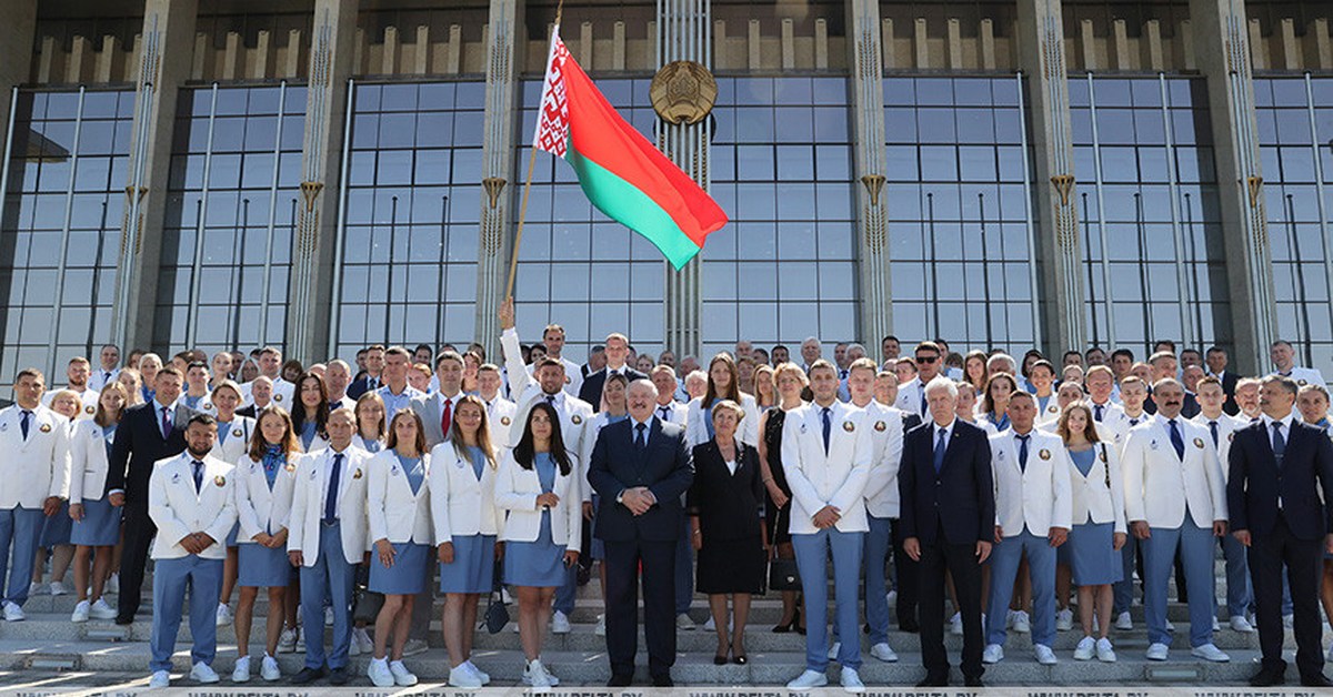 Белорусская делегация. Министр спорта Польши Камиль Бортничук. Сургут делегация Белоруссии 2021г. Олимпиада 2021. Белорусская делегация на Олимпиаду в Токио.