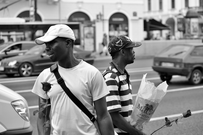 Чёрно-белая фотография Невского проспекта