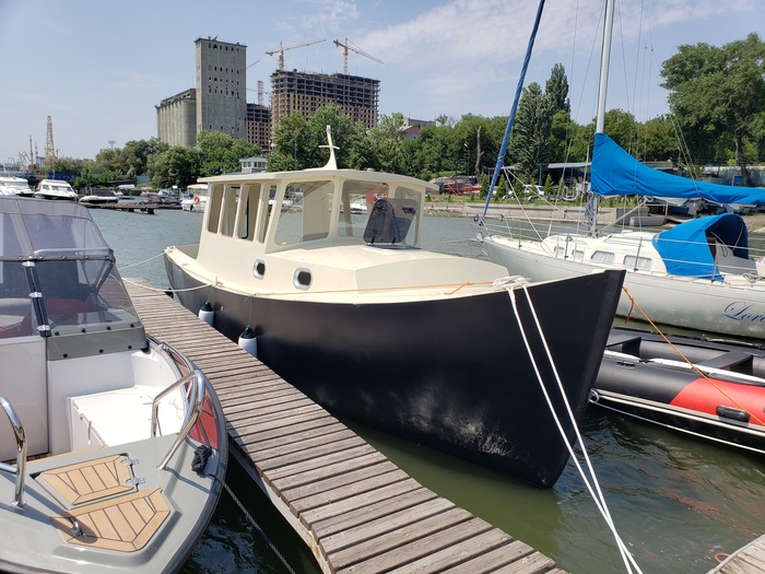 Тайская лодка с мотором от машины