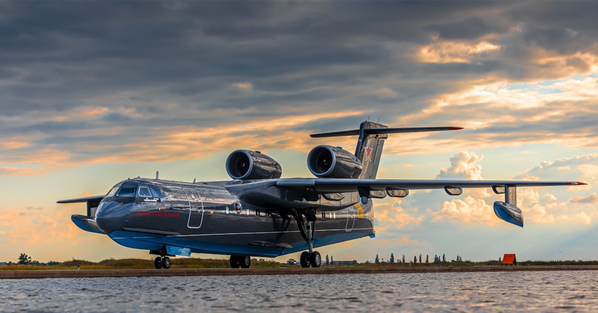 Бе 200 википедия. Бе-200 гидросамолёт. Самолёт-амфибия бе-200чс. Бе-200 амфибия. Бериев бе-200 ЧС.