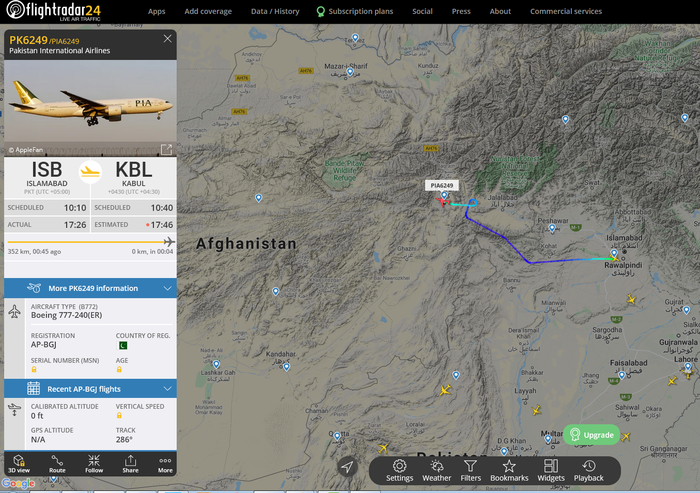 - Flightradar24, , 
