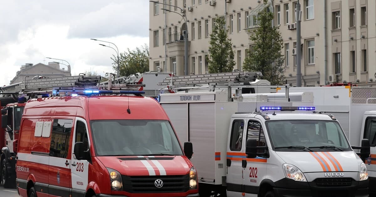 Фото служба москва. Машина МЧС. Машины городских служб. Машины службы МЧС. Машины МЧС Москвы.