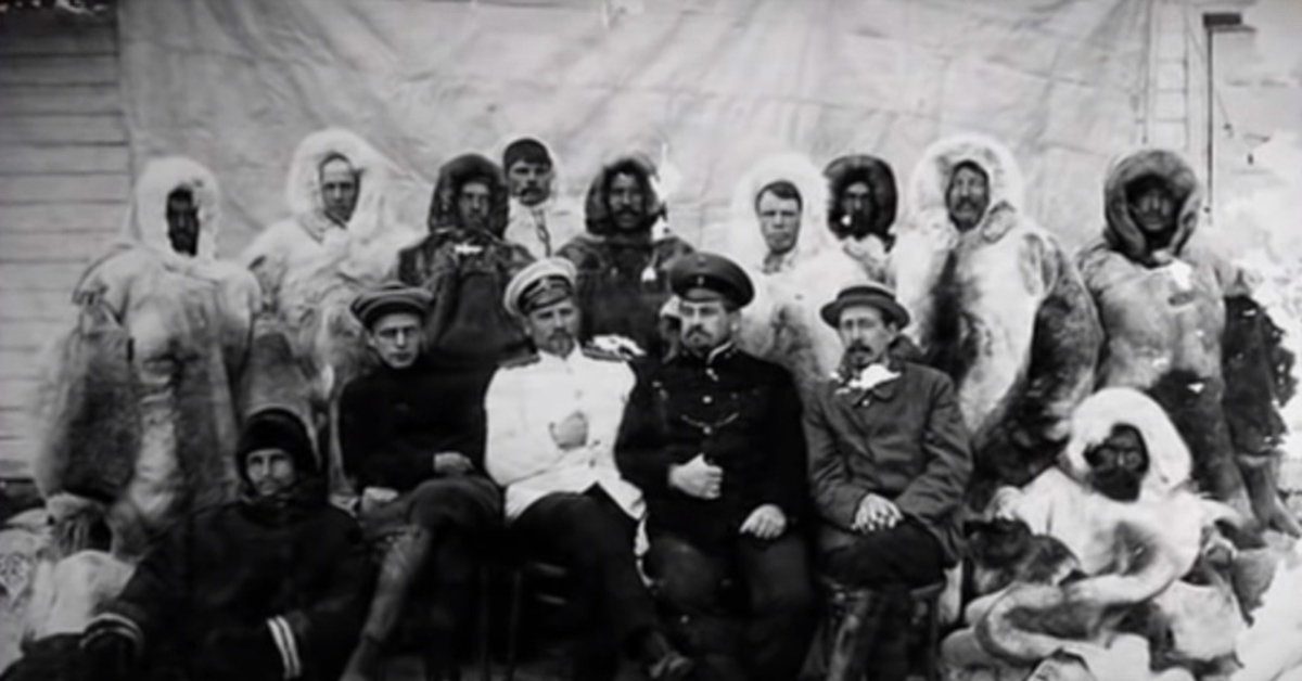 Первая полярная экспедиция северный полюс. Станция северный полюс1 папапнин. Руководитель экспедиции к северному полюсу. Первая полярная экспедиция северный полюс. Руководитель экспедиции к северному полюсу.