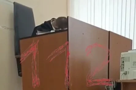 Российский судья уснул на заседании и вынес приговор