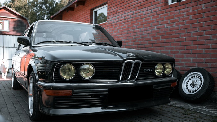  . () BMW, E12, ,  , 