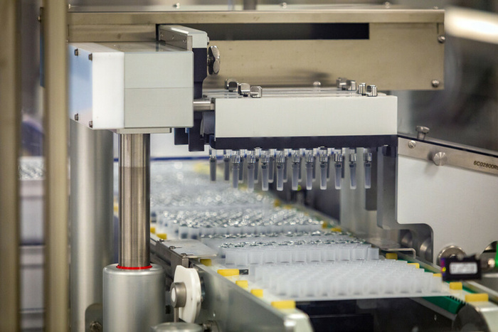 Ростех впервые поставил детскую трехкомпонентную вакцину в регионы России