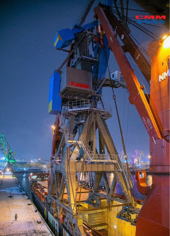 В Мурманском морском торговом порту появился новый, самый мощный отечественный портальный кран Мурманск, Портовый кран, Машиностроение, Российское производство, Длиннопост