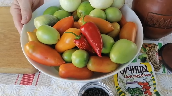 Как вкусно и просто приготовить зеленые помидоры на зиму? Зеленые помидоры вкуснее спелых Рецепт, Заготовки, Помидоры, Кулинария, Еда, Салат, Закуска, Другая кухня, Приготовление, Видео, Длиннопост